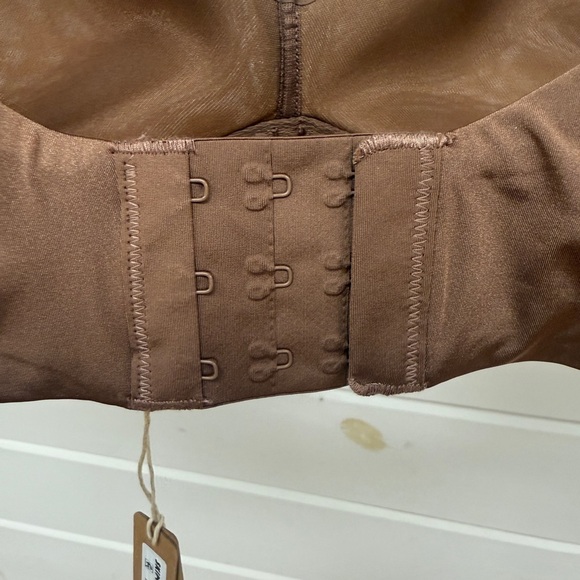 Skims Weightless Scoop Bra 40DD NWT - Picture 3 of 6